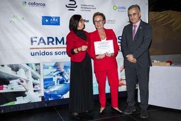 Los farmaceúticos de Las Palmas reconocen a las teldenses Pino Oliva y Mercedes Martín por sus 50 años de colegiada/TA.